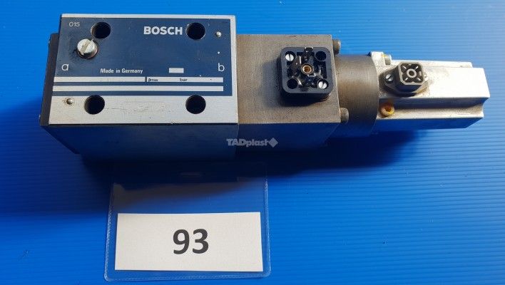 Zawór Bosch 0 811 402 102 (93)