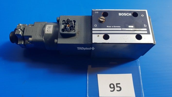 Zawór Bosch 0 811 403 001 (95)