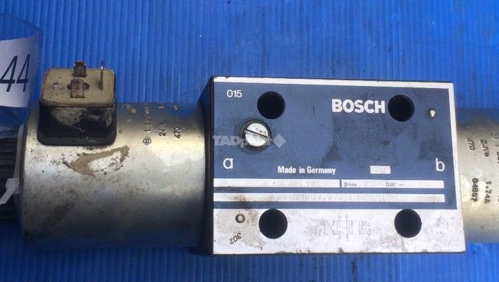 Zawór Bosch 0 810 001 702 (471)(44)    